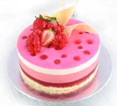 Strawberry cake in singapore