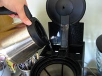 how-to-clean-coffee-maker-filter